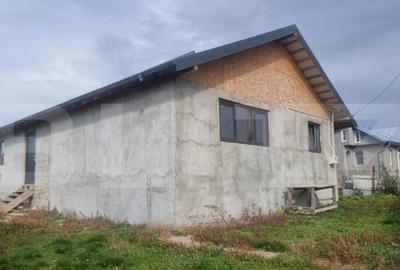 CASA LA ROSU CU TEREN - 14