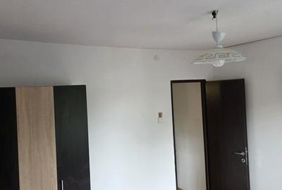 Apartament cu 2 camere decomandat în Bălteni - 1