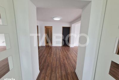 Casă cu 4 camere cu Canalizare în Central - 16