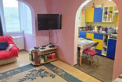 Apartament cu 3 camere semidecomandat în Micro 15 - 2
