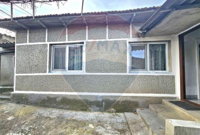 Casă cu 3 camere cu Canalizare în Central - 2