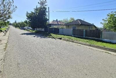 Casă cu Teren 700 Mp în Icușești - 2