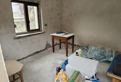 Casă cu 2 camere cu Teren 180 Mp în Feneș - 2