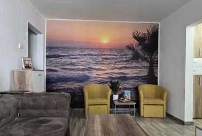 Apartament cu 3 camere semidecomandat, mobilat în Malu Roșu