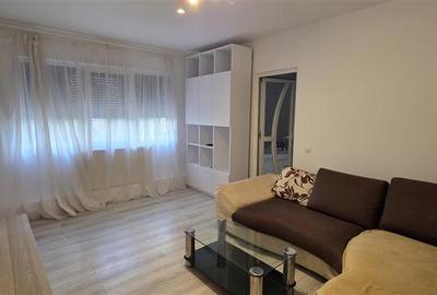 Apartament cu 2 camere decomandat, mobilat în Micro 4