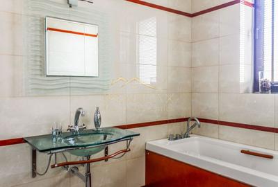 Casă individuală cu 12 camere cu Canalizare în Iancu Nicolae - 43