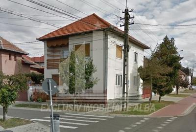 Casă individuală cu 4 camere cu Canalizare în Cetate - 1