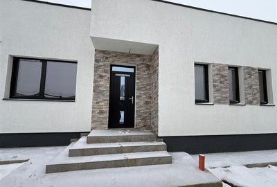 Casa individuala parter 3 camere 2 bai + dressing - 1