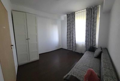 Apartament cu 3 camere decomandat în Străulești