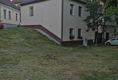 Casă cu 6 camere cu Teren 60 Mp în Centrul Istoric