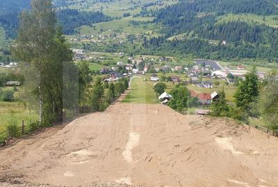 Teren de 9755 mp, în Central