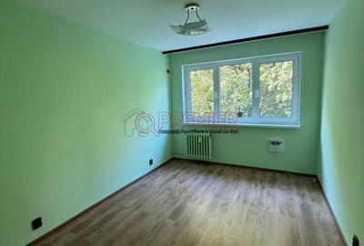 Apartament cu 3 camere decomandat în Alexandru Obregia