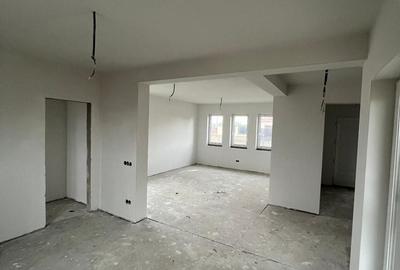 Casă cu 3 camere decomandat cu Teren 450 Mp în Lucian Blaga
