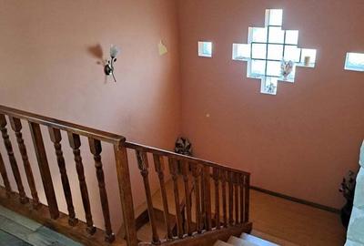 Casă cu 5 camere în Traian - 2