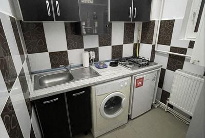 Garsonieră decomandată în Petros - 4