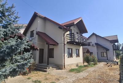 Casă cu 8 camere cu Canalizare în Mamaia-Sat