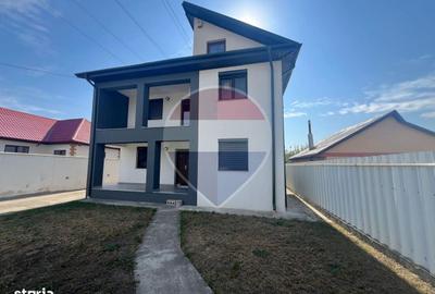 Casă cu 4 camere cu Teren 300 Mp în Central