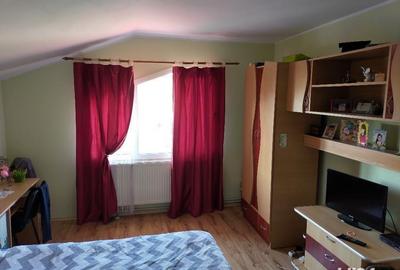 Casă cu 5 camere cu Teren 250 Mp în Mazepa 1