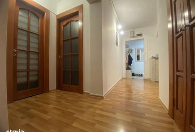 Apartament cu 3 camere decomandat în Micro 5 - 8