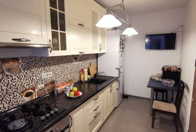 Apartament cu 3 camere decomandat în Giurgiului