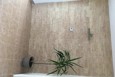 Casă cu 2 camere cu Teren 1640 Mp în Central - 2