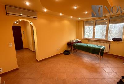 Apartament cu 3 camere semidecomandat în 1 Decembrie 1918 - 2
