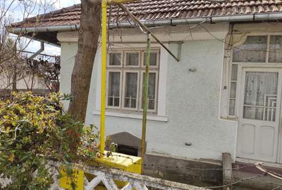 Casă cu 3 camere în Central - 1