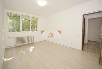 Apartament cu 3 camere semidecomandat în Drumul Taberei