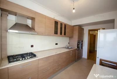 Apartament cu 3 camere decomandat în Foișorul de Foc