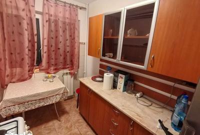 Apartament cu 2 camere decomandat în Micro 6 - 6