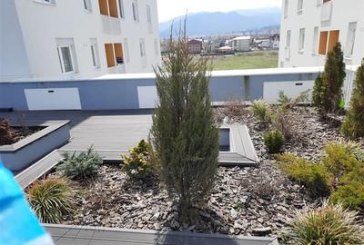 Apartament cu 2 camere decomandat, mobilat în Tractorul - 3