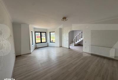 Casă cu 4 camere în Băiceni