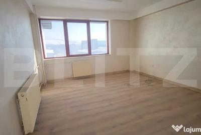 Spațiu comercial, de 130 mp, în Central - 11