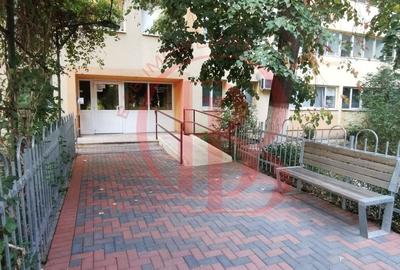 Apartament cu 2 camere decomandat în Titan