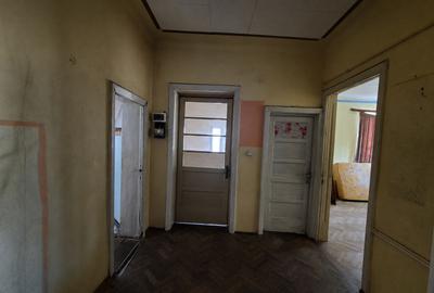 Apartament cu 3 camere decomandat în P-ța Muncii - 6