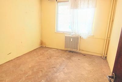 Apartament cu 2 camere semidecomandat în Tomis III