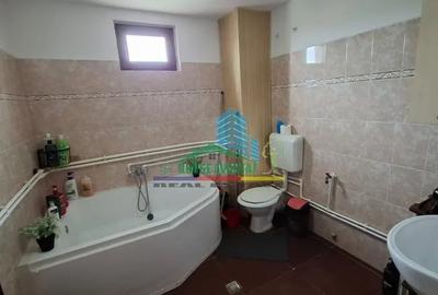 Casă cu 5 camere cu Teren 157 Mp în Central