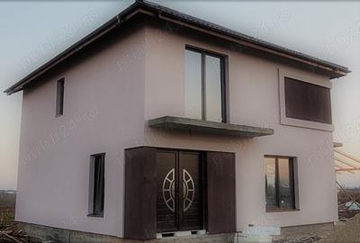 Casă cu Teren 404 Mp în Joița