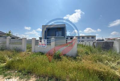 Casă cu 5 camere cu Teren 400 Mp în Malu Mare - 1