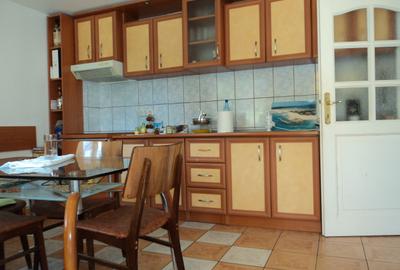 Casă cu 5 camere cu Garaj în Bujoreni - 10