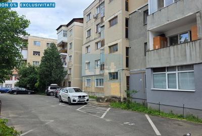 Apartament cu 2 camere semidecomandat în Crihala