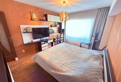 Apartament cu 3 camere decomandat în Nicolina