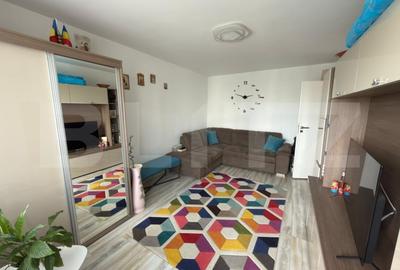Apartament cu 2 camere decomandat, mobilat în Republicii