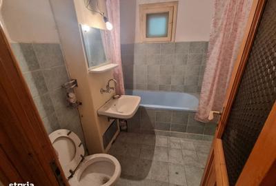 Apartament cu 3 camere decomandat în Ștefan cel Mare