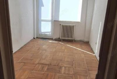 Apartament cu 3 camere semidecomandat în Fălticeni - 1