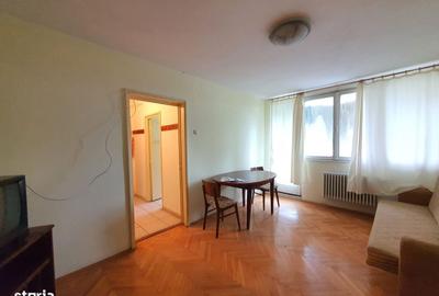 Apartament cu 3 camere semidecomandat în Țiglina 1