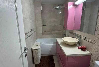 Apartament cu 3 camere decomandat în Vitan