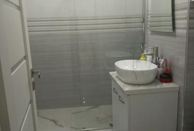 Apartament cu 2 camere decomandat în Buzaului