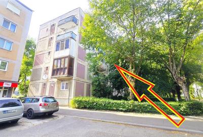 Apartament cu 3 camere semidecomandat, mobilat în Micro 16 - 20