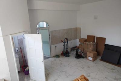 Spațiu comercial, de 90 mp, în Central